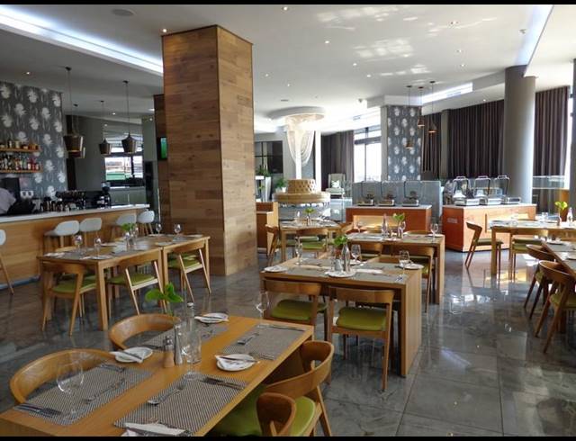 2 BEDROOM APARTMENT FOR SALE IN UMHLANGA RIDGE